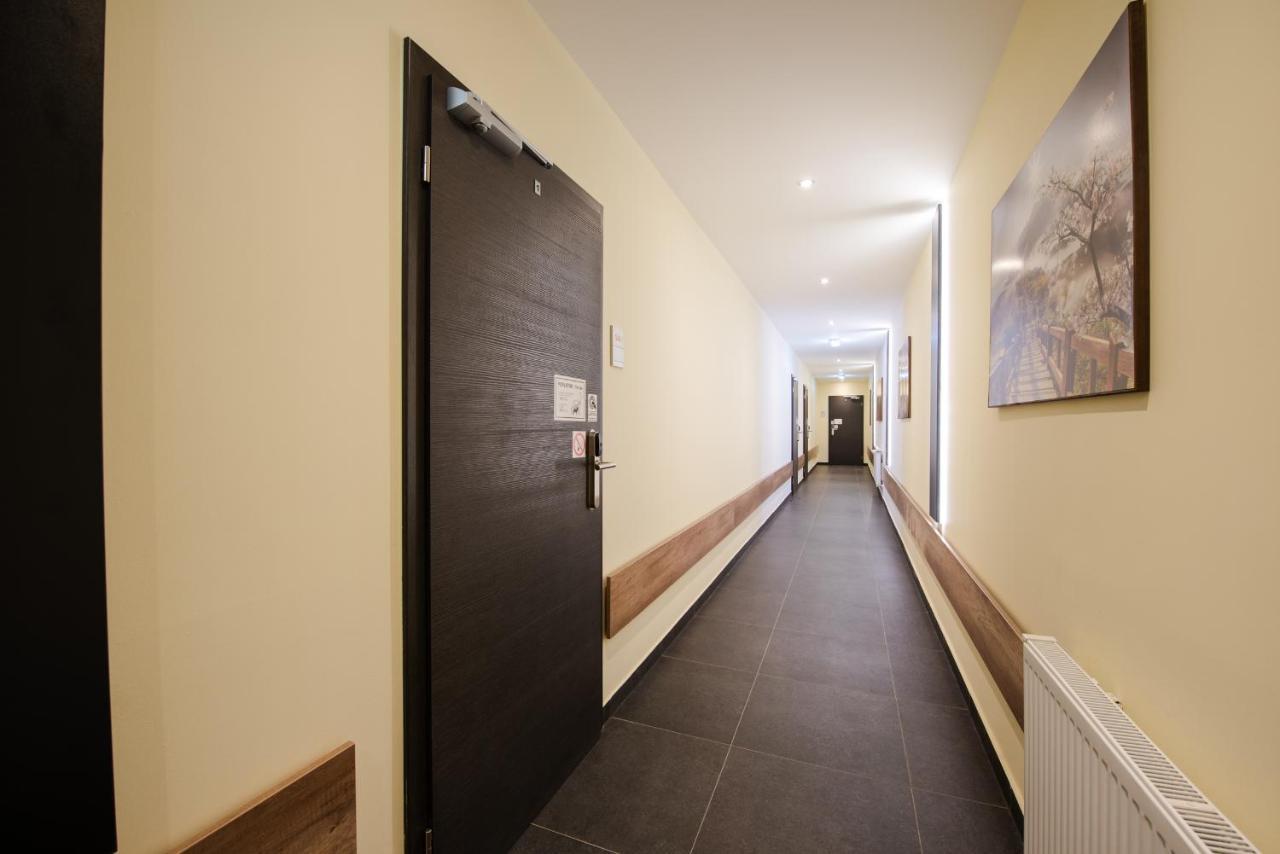 Apartments Danube Bratislava Bagian luar foto