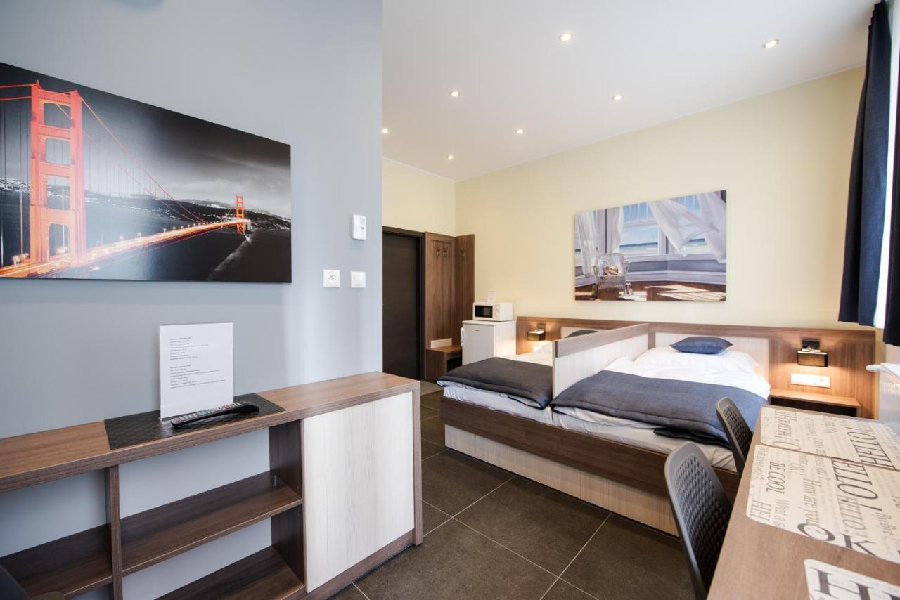 Apartments Danube Bratislava Bagian luar foto